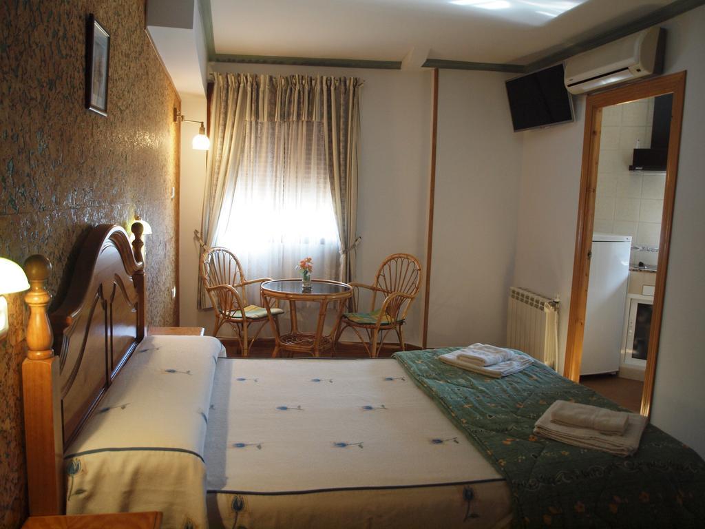 Hostal Yuste Garganta la Olla Bagian luar foto
