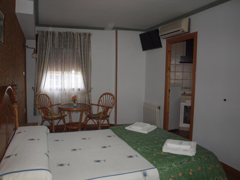 Hostal Yuste Garganta la Olla Bagian luar foto