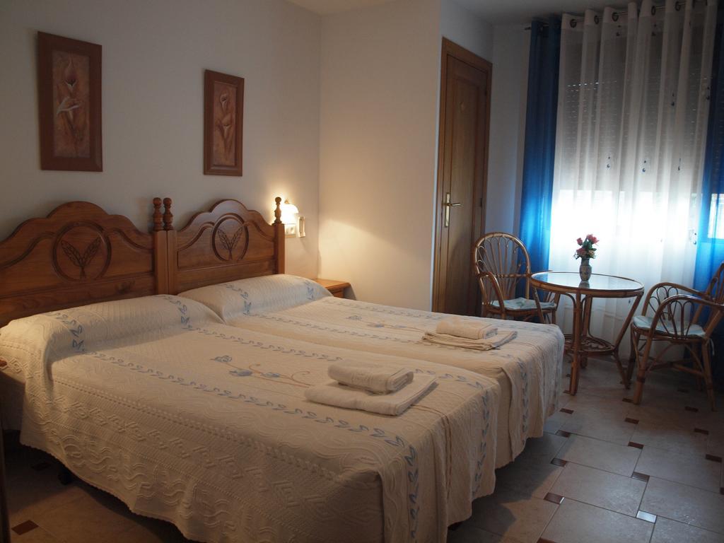 Hostal Yuste Garganta la Olla Bagian luar foto