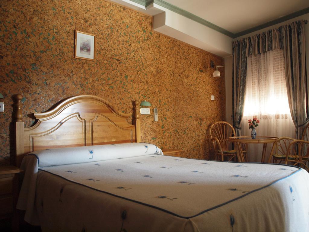 Hostal Yuste Garganta la Olla Ruang foto