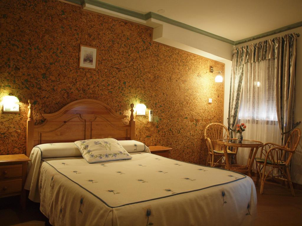 Hostal Yuste Garganta la Olla Bagian luar foto